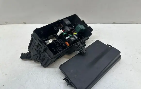 Volkswagen Caddy Fuse box set 5R3907361