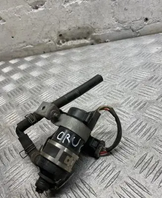 Honda CR-V Windscreen/windshield washer pump