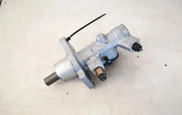 BMW 3 E46 Master brake cylinder 