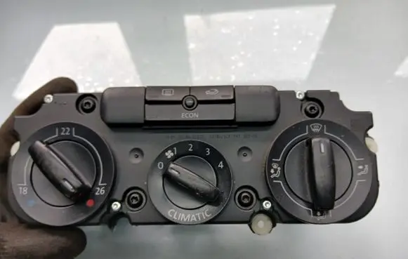 Volkswagen Golf V Climate control unit 1CF74730920 53701