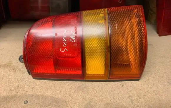 Nissan Sunny Rear/tail lights 22024555