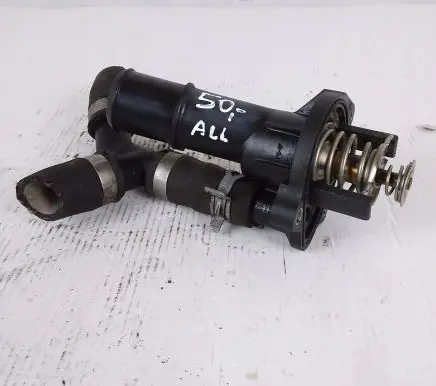 Ford Focus Thermostat/thermostat housing 4M5GEFLF51