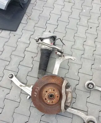 Audi A8 S8 D3 4E Front wheel hub spindle knuckle A8D3PRAWYPRZD