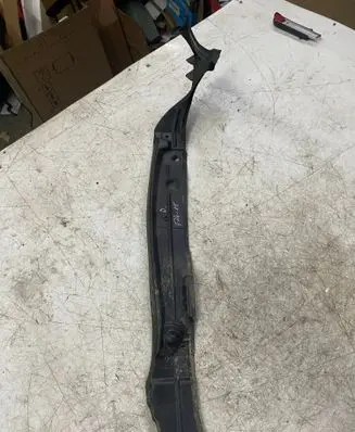 Audi Q7 4L Fender end trim 4L0821112