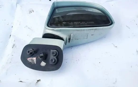 KIA Carens II Front door electric wing mirror e4022576