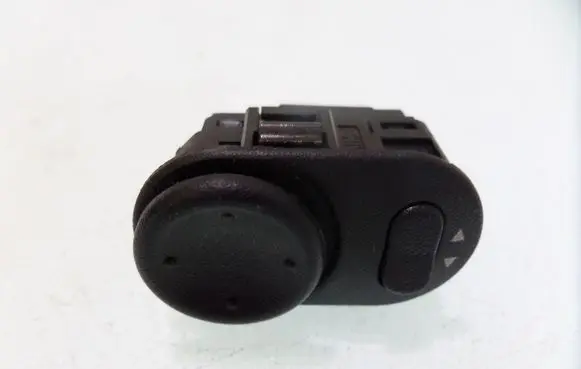 Wing mirror switch
