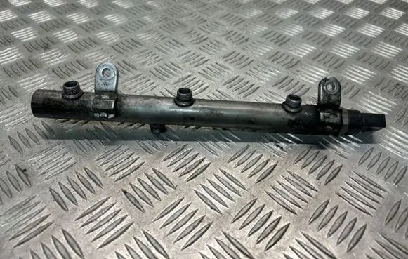 Mercedes-Benz E W211 Fuel main line pipe A6420700695