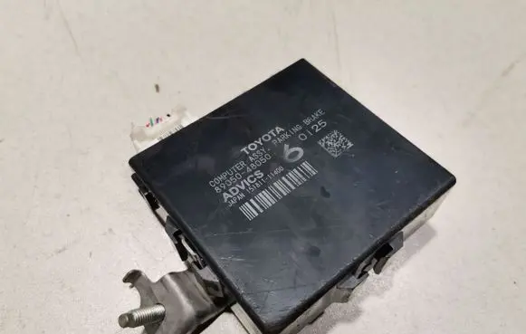 Lexus RX 450H Hand brake control module 8905048050