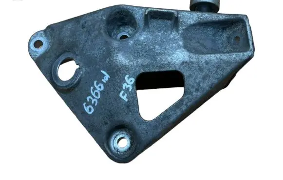 BMW 4 F36 Gran coupe Engine mounting bracket 22116788615 6788615 13807410