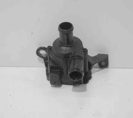 Audi A5 8T 8F Electric auxiliary coolant/water pump 705032040 5G0965561A
