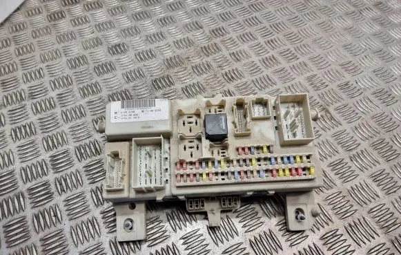 Ford Focus Comfort/convenience module 6M5T14014 4M5T14A073 L4L5L12L13