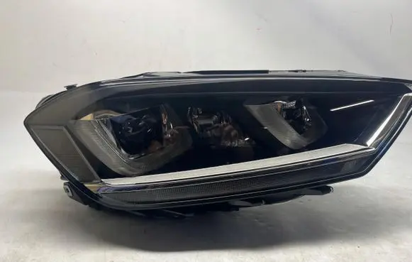 Volkswagen Golf Sportsvan Headlight/headlamp 517941044A