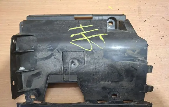 Volkswagen Transporter - Caravelle T5 Rear bumper mounting bracket 7H0807130A