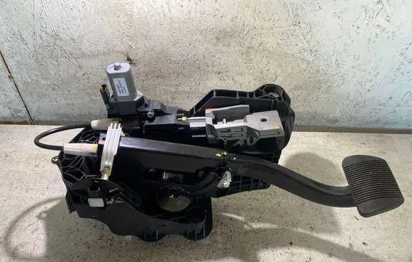 Ram 1500 Brake pedal 68312752AB 65531 205817069