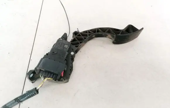 Mazda 3 I Accelerator throttle pedal 4M519F836AH 4M51-9F836-AH