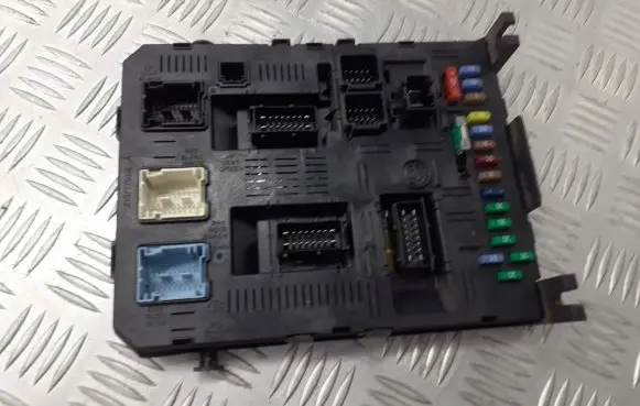 Citroen C4 I Fuse box set 9656530580