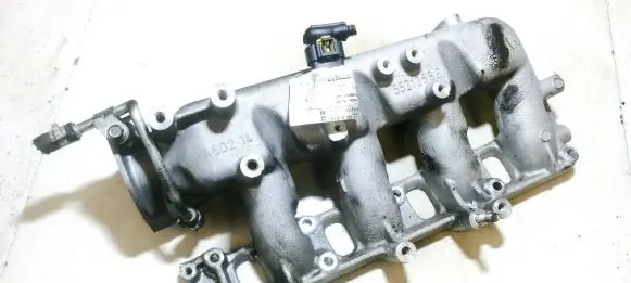 Opel Zafira B Intake manifold 55212586