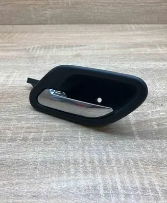 BMW 5 E39 Front door interior handle 8226049