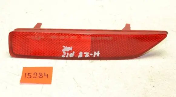 Honda CR-V Rear tail light reflector P6368L