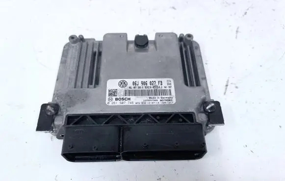 Volkswagen Tiguan Engine control unit/module 06J906027FB 0261S07746