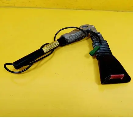 Opel Vectra B Front seatbelt buckle 90585747