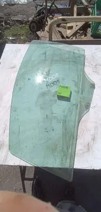 Peugeot 307 Front door window glass four-door 1212123
