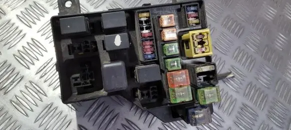 Mitsubishi Carisma Fuse box set