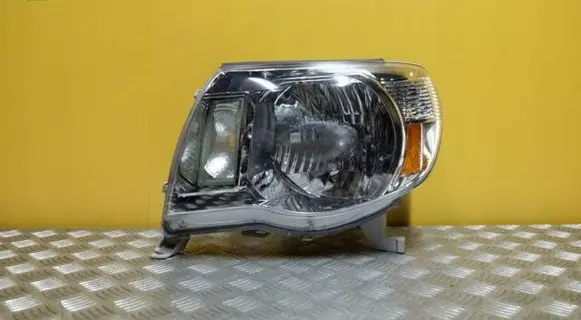 Toyota Tacoma II Headlight/headlamp TOYOTA-TACOMA 1633