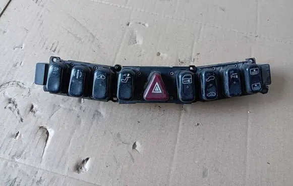 Mercedes-Benz C W203 Hazard light switch 2208215851 3304130100