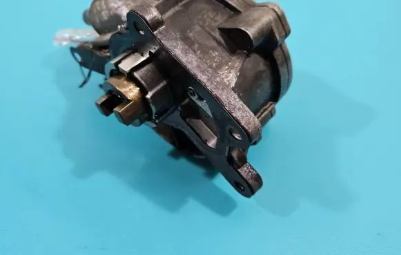 Vacuum pump