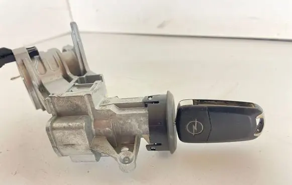Opel Zafira B Ignition lock