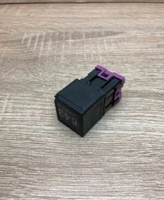 Audi A4 S4 B8 8K Other relay 8K0951253 V23136B6X72 WithPlug