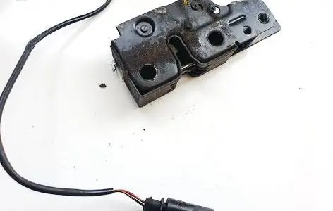 Audi TT TTS Mk2 Engine bonnet/hood lock/catch 8d0973822