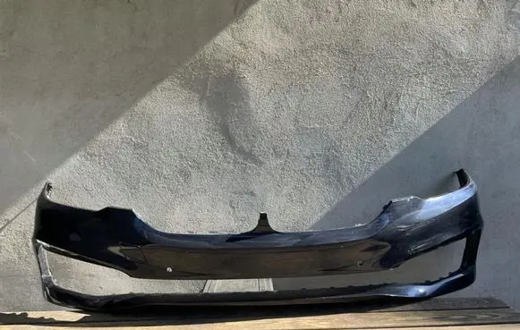 BMW 5 G30 G31 Front bumper 7385336