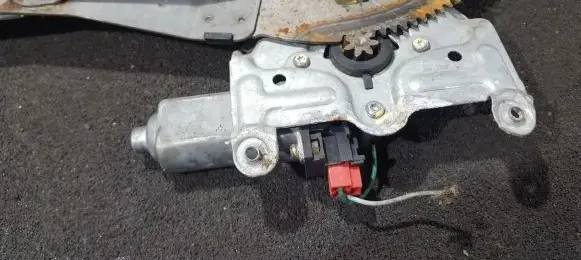 Chrysler 300M Front door window regulator motor 4574107 40211098603