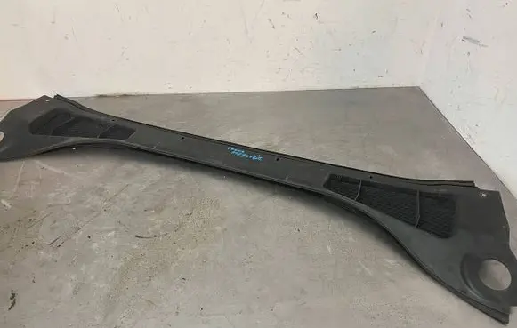 Ford Focus Wiper trim BM51-A02216-AF