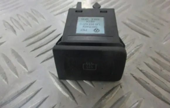 Volkswagen Golf IV Windscreen/window heater switch 1J0959621C