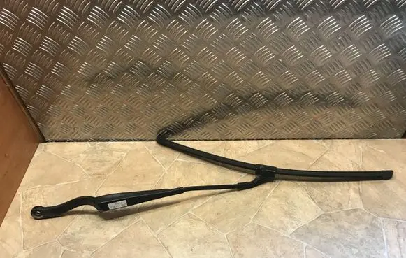 Mercedes-Benz C W204 Front wiper blade arm A2048201344