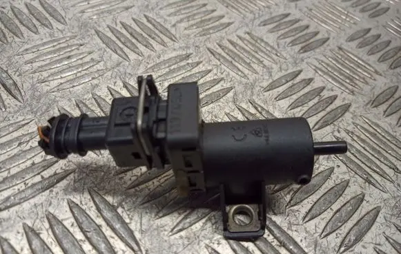 Renault Megane II Valve vacuum 7700113709