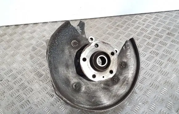 Rear wheel hub