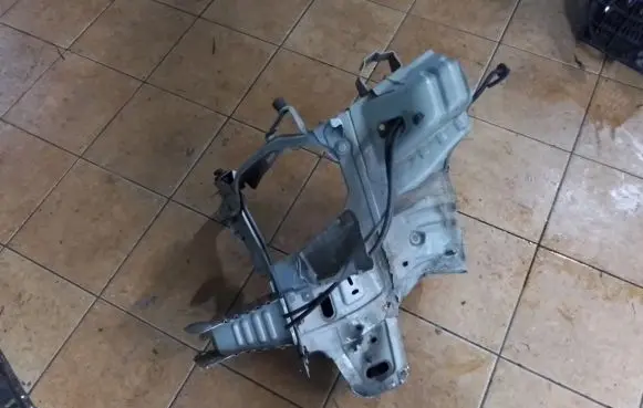Opel Zafira B Headlight/headlamp mounting bracket