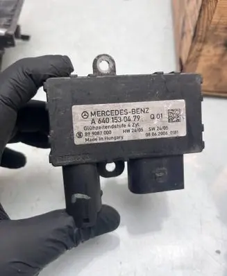 Mercedes-Benz A W169 Glow plug pre-heat relay A6401530479 899087000
