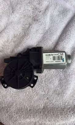 Hyundai Santa Fe Rear door window regulator motor 834602B000