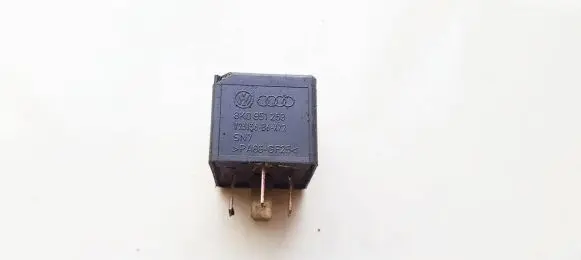 Audi A5 8T 8F Other relay 8k0951253 v23136-b6-x72