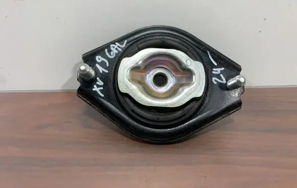 Subaru XV II Front shock absorber mounting bracket 