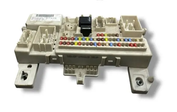 Ford C-MAX I Fuse module 4m5t14a073bg 97RA012018 30S519098602