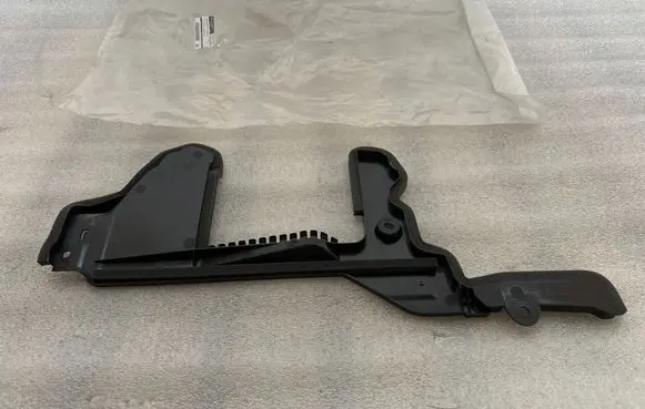 Nissan Qashqai Intercooler air guide/duct channel 21558HV70A