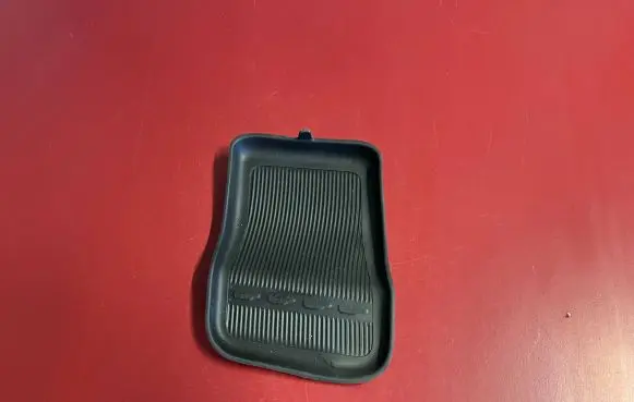 Chrysler Pacifica Central console drawer/shelf pad 5RS89TRMAA