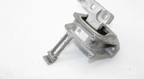 Skoda Kamiq Engine mount bracket 2Q0199262BK