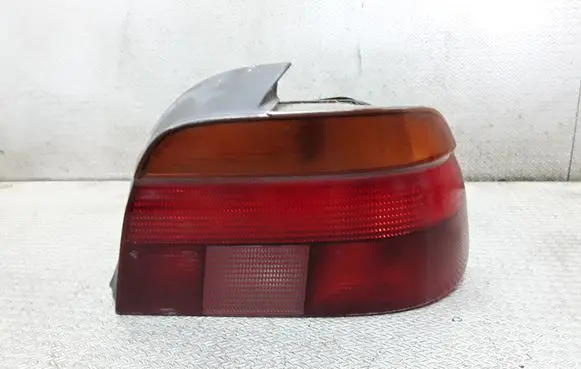 BMW 5 E39 Rear/tail lights 8358032